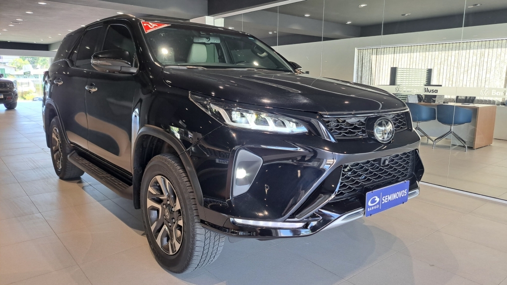 hilux sw4 2.8 d-4d turbo diesel diamond 7l