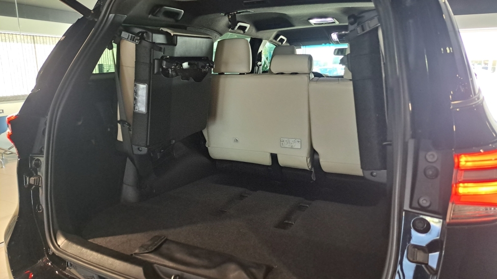 hilux sw4 2.8 d-4d turbo diesel diamond 7l