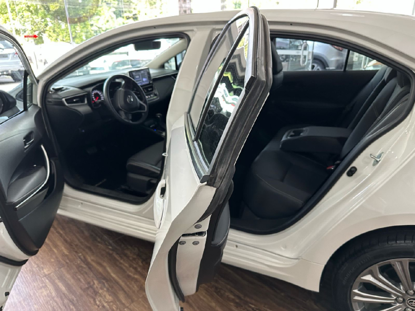 corolla xei 2.0 com apenas 9.000km
