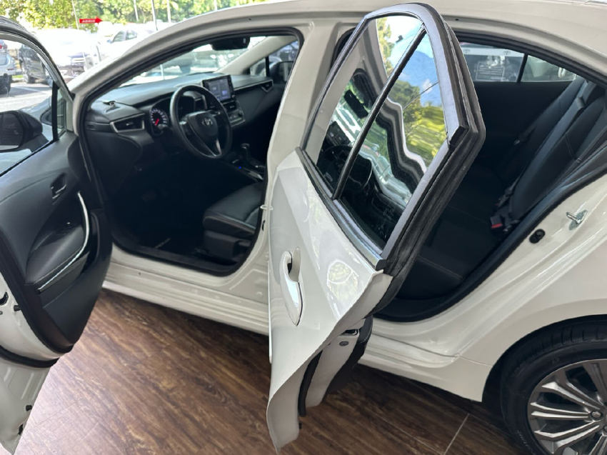 corolla xei 2.0 com apenas 9.000km