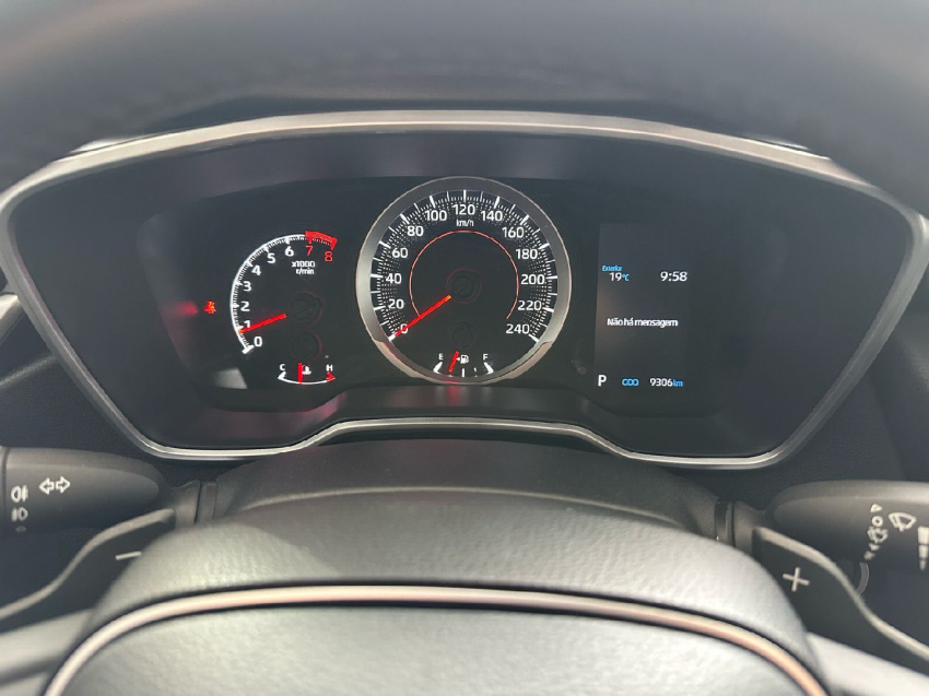 corolla xei 2.0 com apenas 9.000km