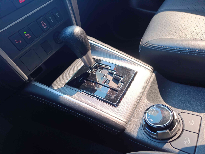 l-200 cd triton sport hpe-s 4x4 2.4 tb at6