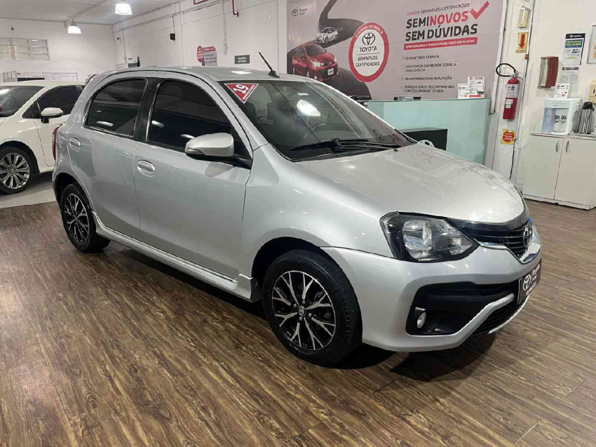 etios hatch platinum automatico