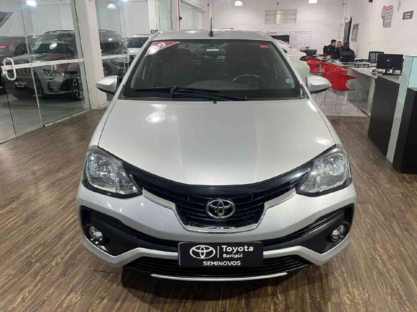 etios hatch platinum automatico
