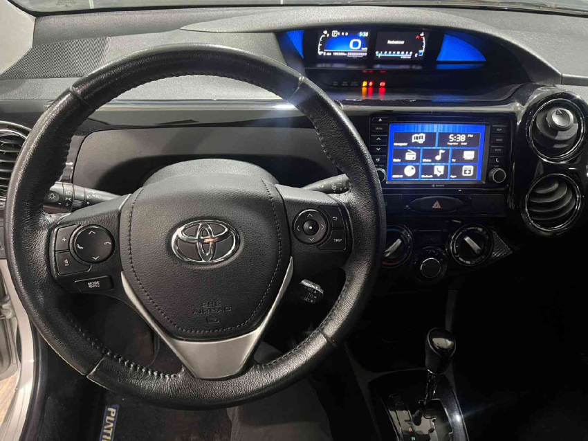 etios hatch platinum automatico