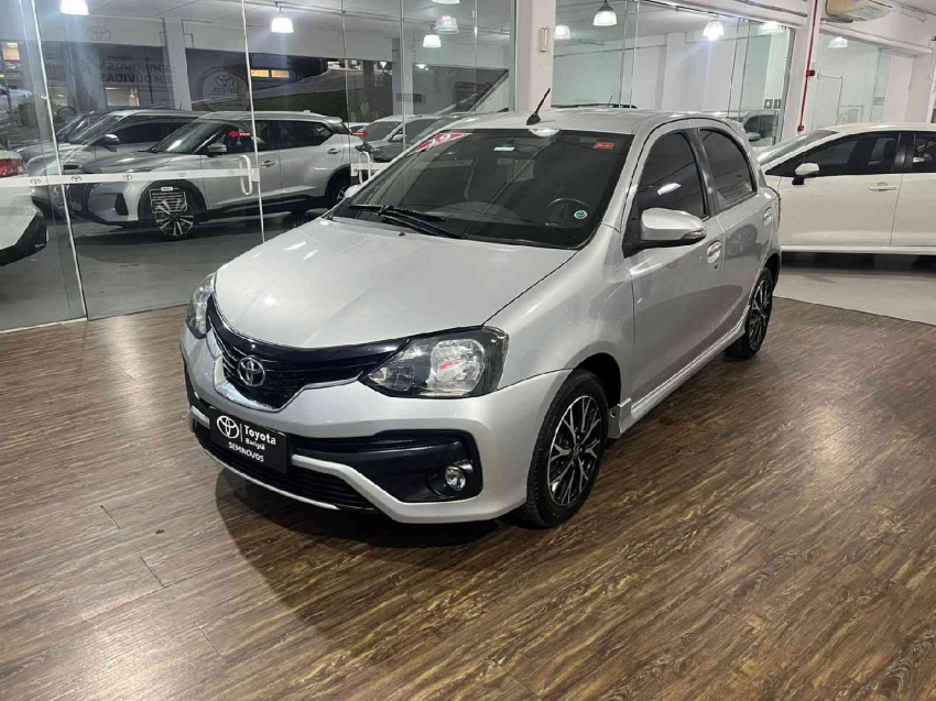 etios hatch platinum automatico