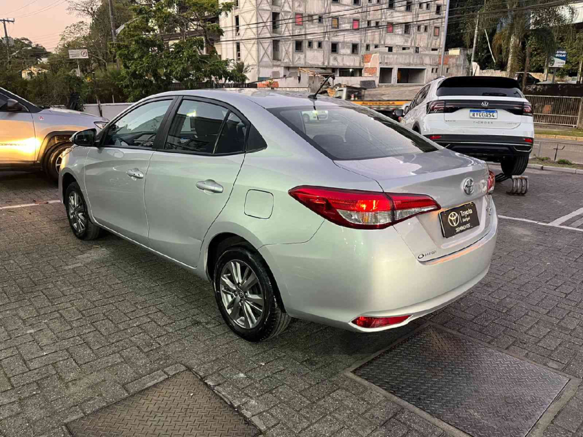 yaris sedan xl plus connect 1.5 16v