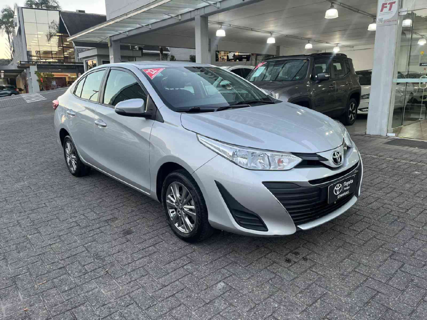 yaris sedan xl plus connect 1.5 16v