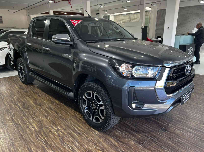 hilux srv 2.8 diesel
