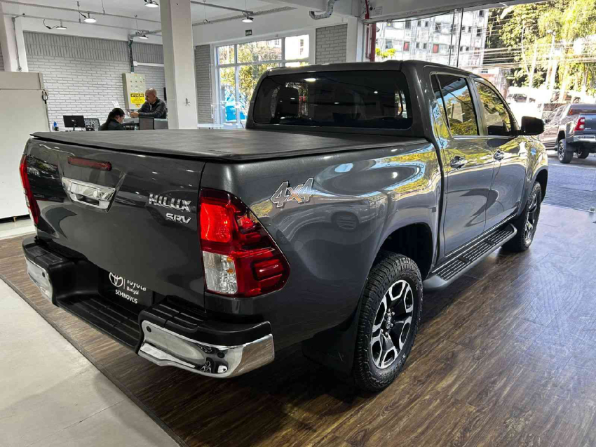hilux srv 2.8 diesel