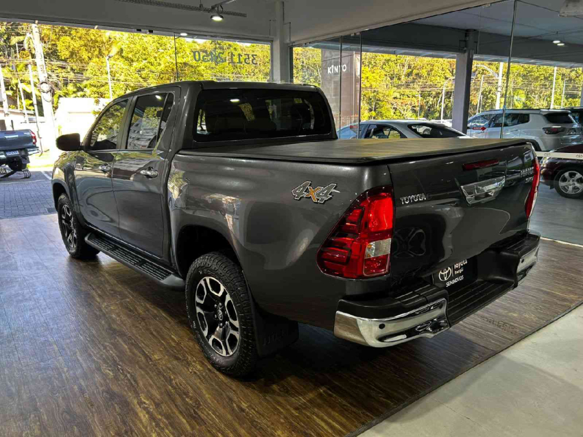 hilux srv 2.8 diesel