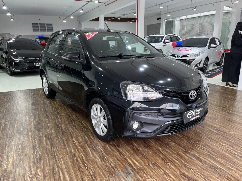 etios hatch x plus 1.5 16v
