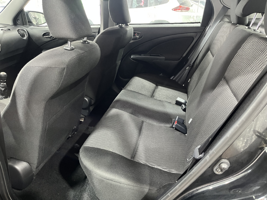 etios hatch x plus 1.5 16v