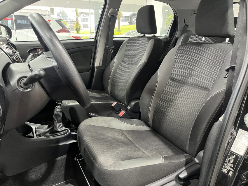 etios hatch x plus 1.5 16v