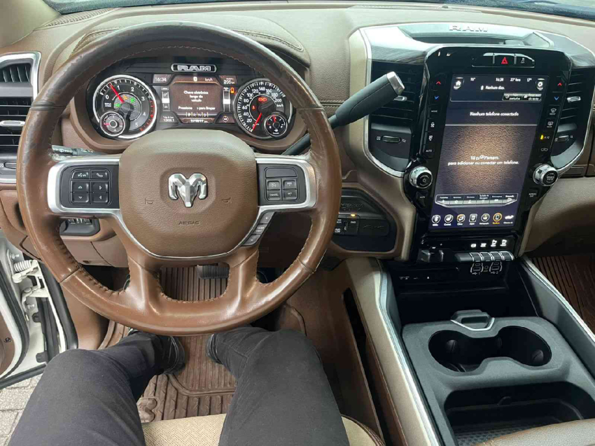 ram 2500 laramie crev cab 4x4 6,7 v6 365cv diesel