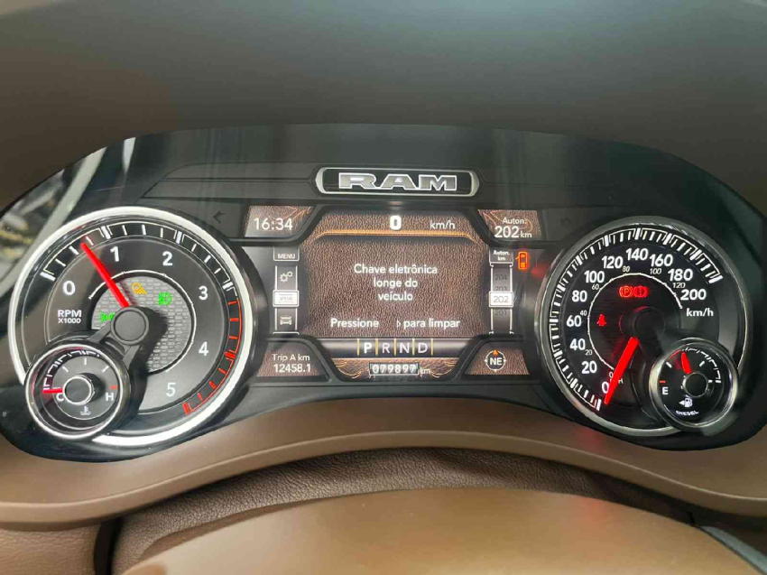 ram 2500 laramie crev cab 4x4 6,7 v6 365cv diesel