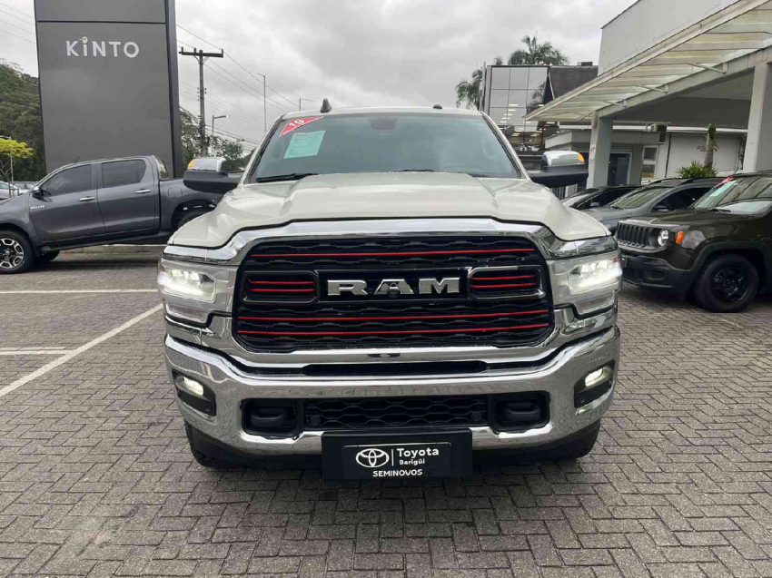 ram 2500 laramie crev cab 4x4 6,7 v6 365cv diesel