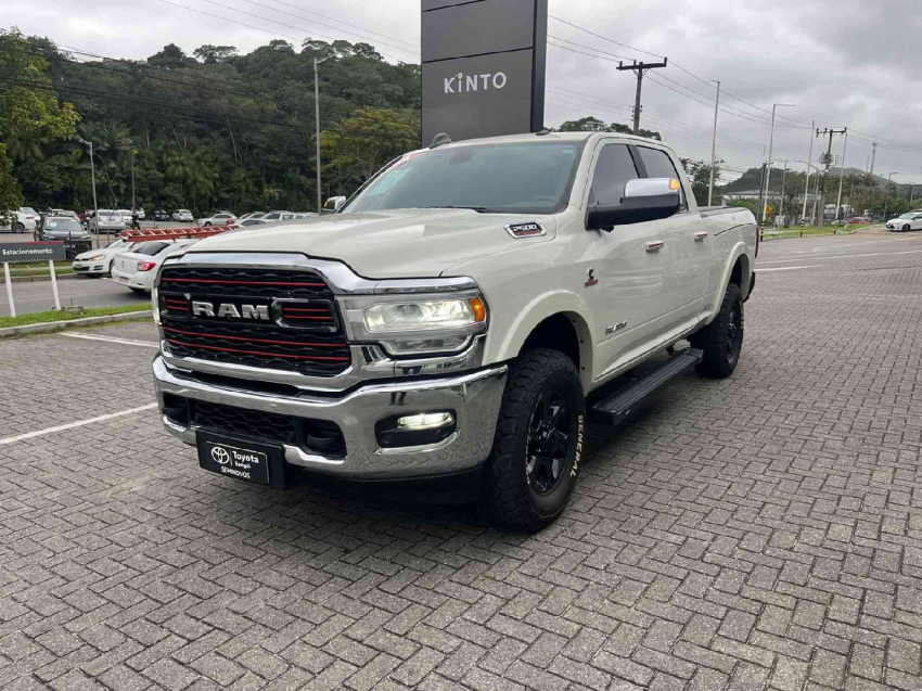 ram 2500 laramie crev cab 4x4 6,7 v6 365cv diesel