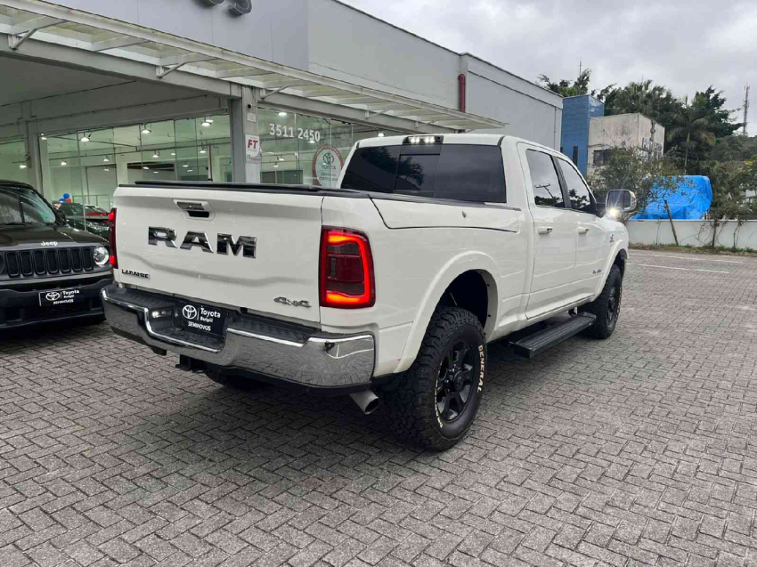 ram 2500 laramie crev cab 4x4 6,7 v6 365cv diesel