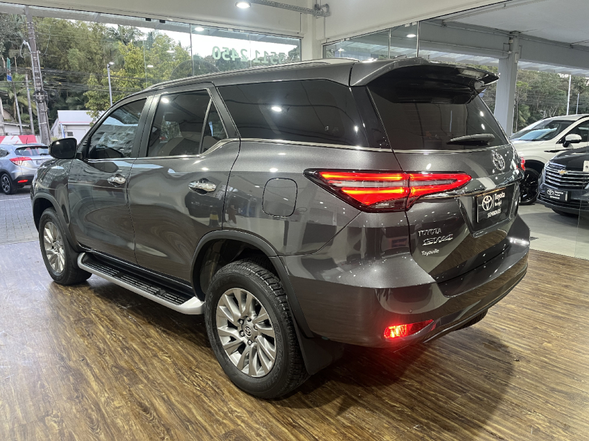 sw4 dsl 4x4 srx at 7s 23/24 diesel automatico