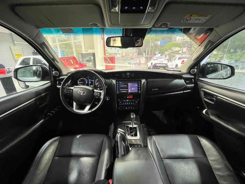 hilux sw4 2.8 d-4d turbo diesel7