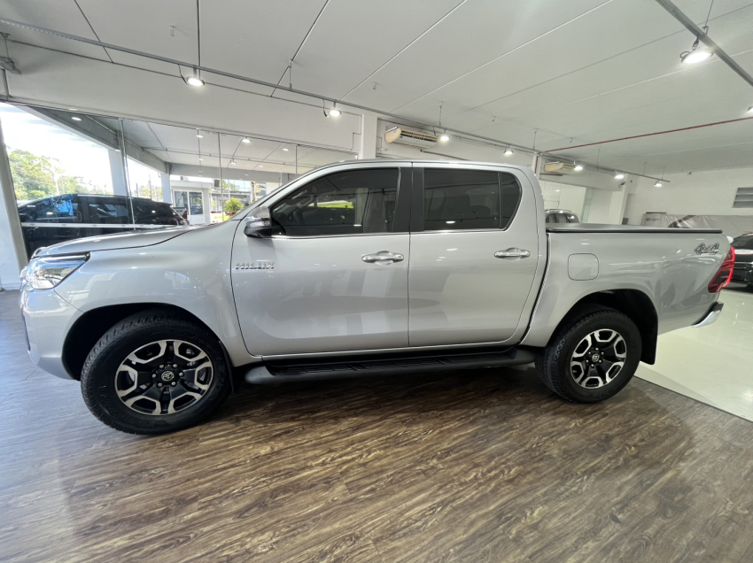 hilux cd dsl 4x4 srx 2.8 diesel3
