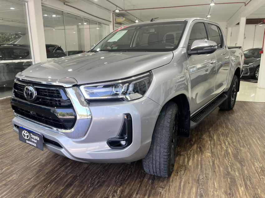 hilux cd dsl 4x4 srx 2.8 diesel