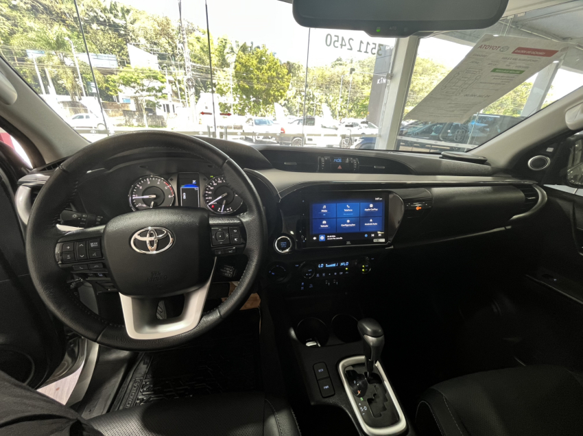 hilux cd dsl 4x4 srx 2.8 diesel9