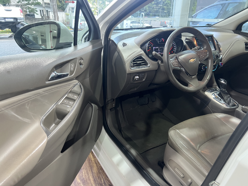 cruze ltz hb aut 1.4 flex8