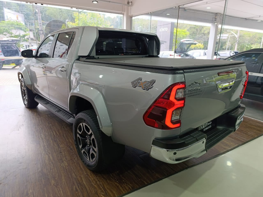 hilux cd srx plus 2.8  diesel3