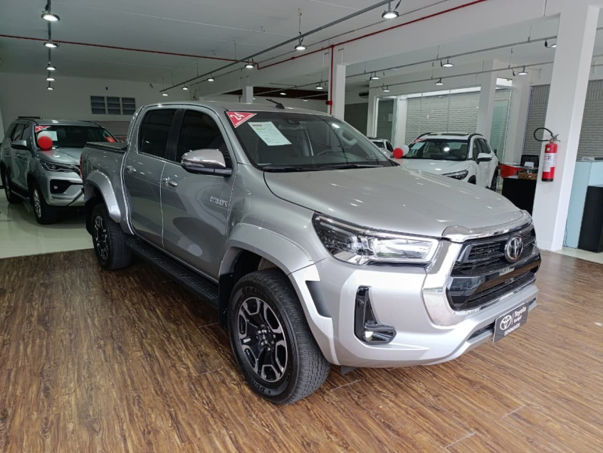 hilux cd srx plus 2.8  diesel