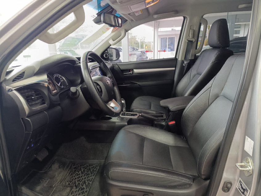 hilux cd srx plus 2.8  diesel9