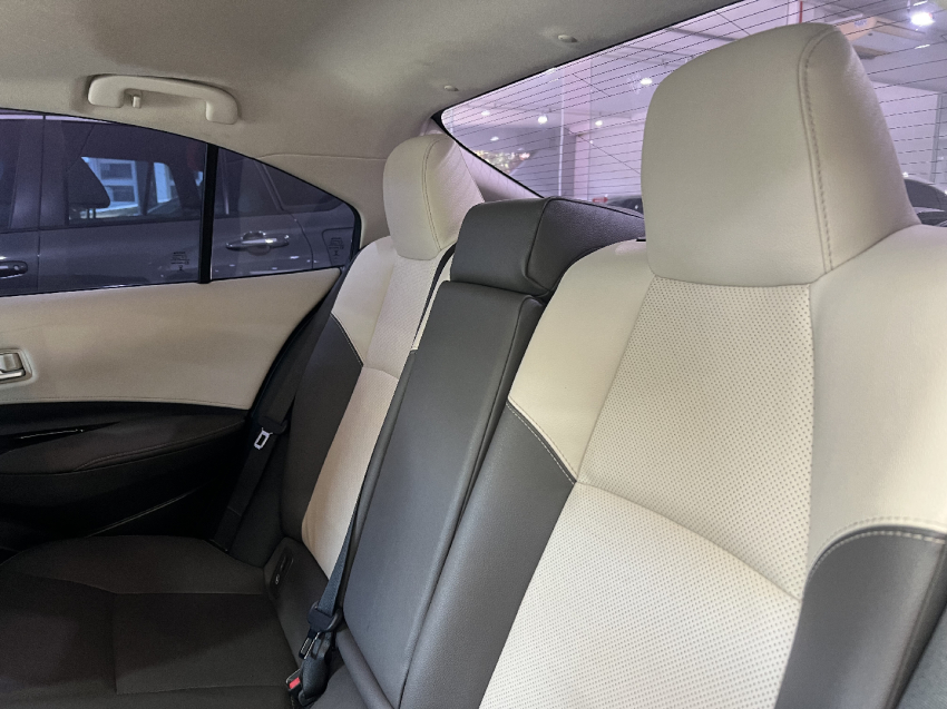 corolla altis prem 1.8 hibrido7