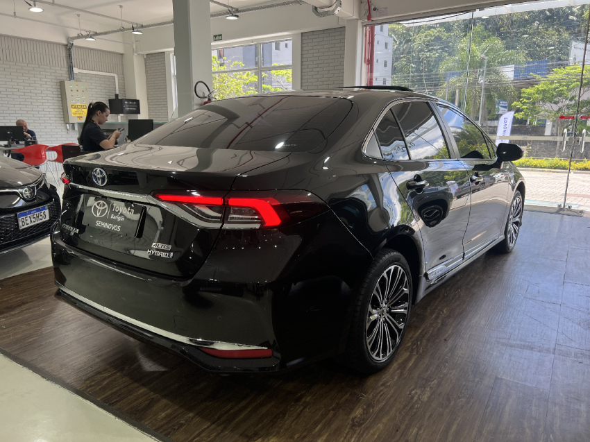 corolla altis prem 1.8 hibrido3