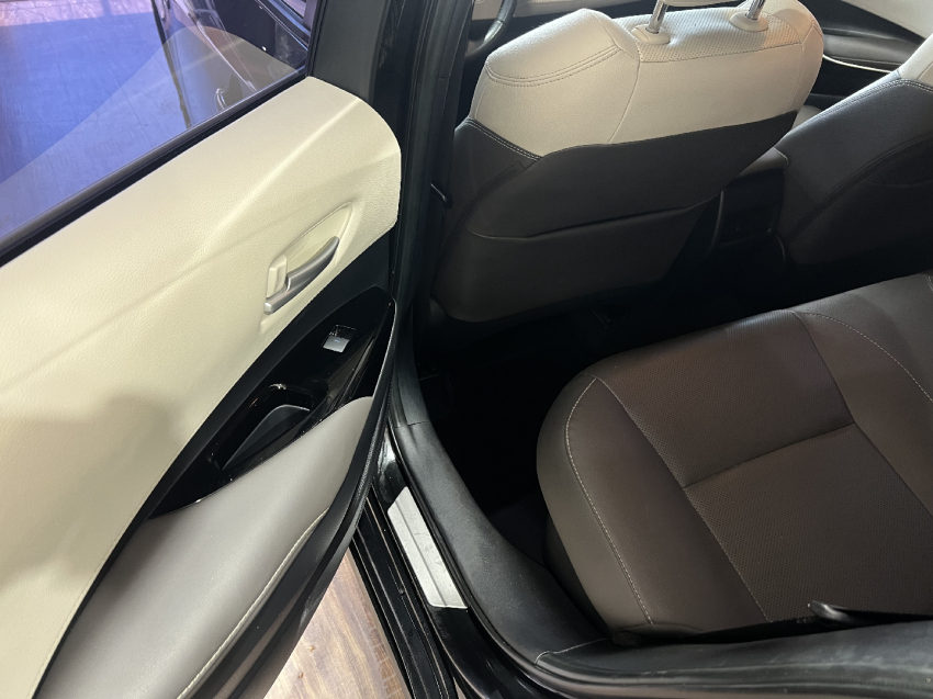 corolla altis prem 1.8 hibrido6