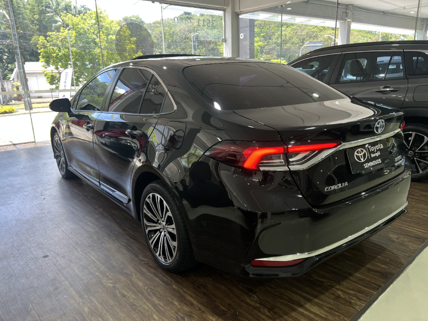 corolla altis prem 1.8 hibrido5
