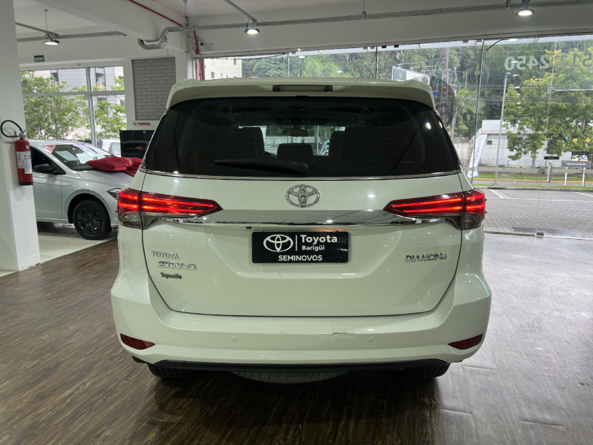 sw4 2.8 srx diamond 4x4 7 lugares3