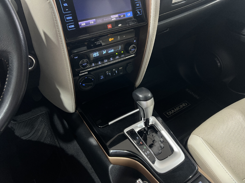 sw4 2.8 srx diamond 4x4 7 lugares17