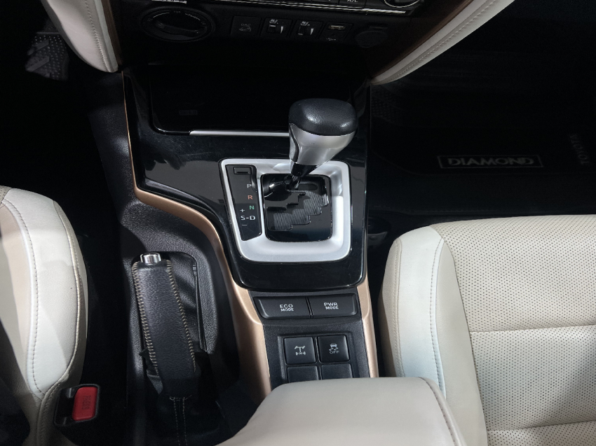 sw4 2.8 srx diamond 4x4 7 lugares19