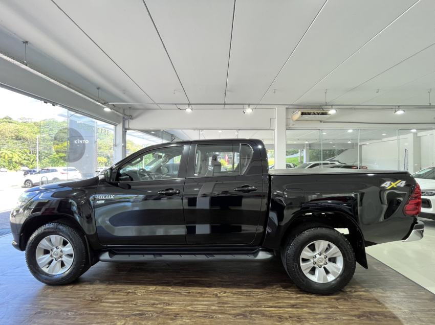 hilux srv 2.7  flex15