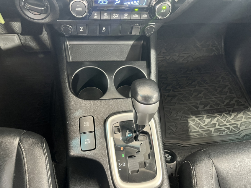 hilux srv 2.7  flex19