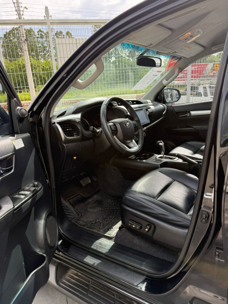 hilux srv 2.7  flex7