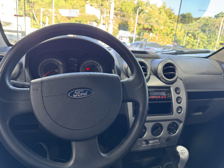 fiesta 1.6 sedan flex11