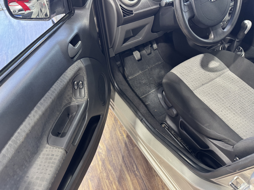 fiesta 1.6 sedan flex8