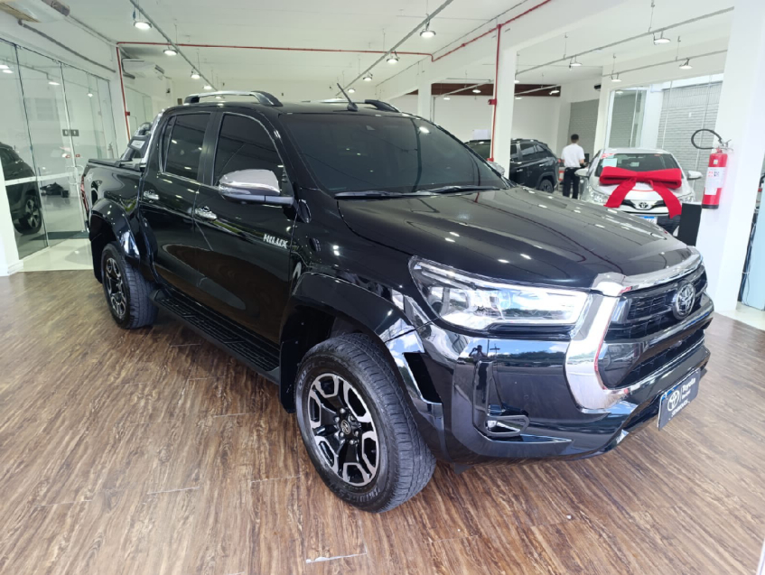hilux srx 2.8 diesel2