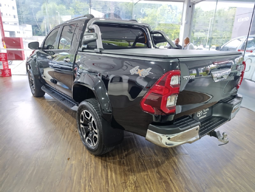 hilux srx 2.8 diesel5