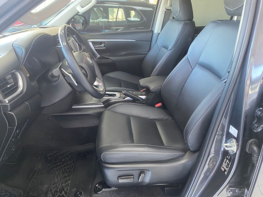 hilux sw4  platinum srx 2.810