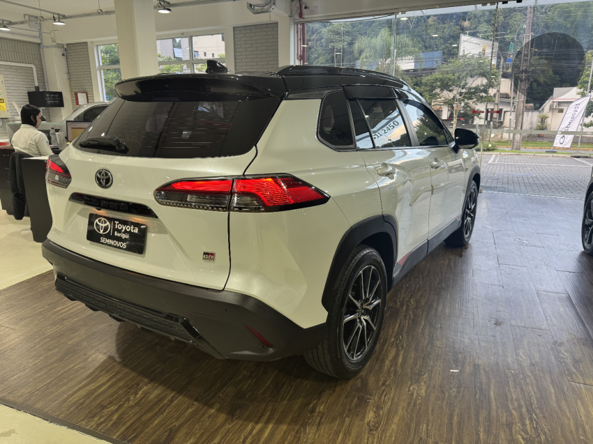 corolla cross grs 2.0 flex5