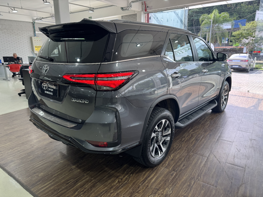 sw4 2.8 diamond 7lugares5