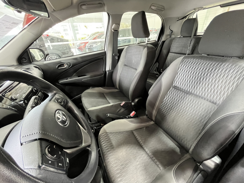 toyota etios hatch xs automatico - cautelar reprovada12